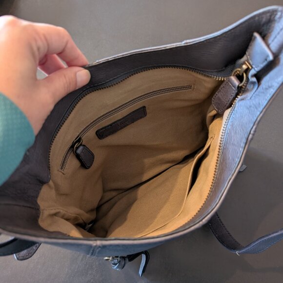 Frye "Carbon" Ari Leather Crossbody Bag - Picture 6 of 7